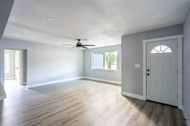 Foto del edificio - 5231 Munger St