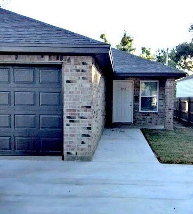Foto del edificio - 215 Hill Terrace Dr