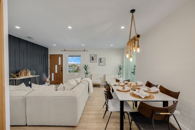 Foto del edificio - 3650 W 111th Pl