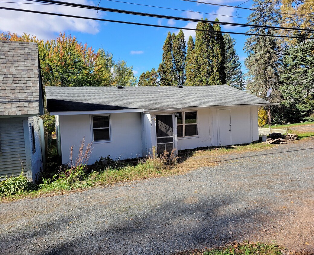 220 N Washington St Unit 3, Saint Croix Falls, WI 54024 Apartments in