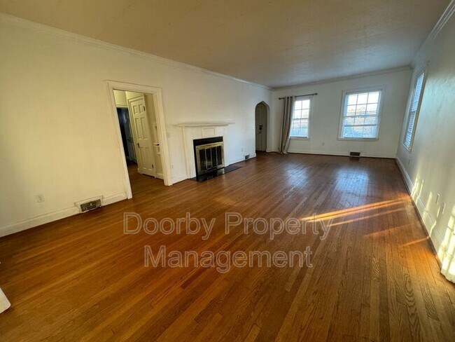 Foto del edificio - 408 Frazier Dr
