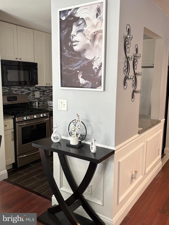 Foto del edificio - 310 Steeplechase Ct