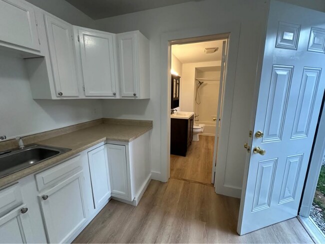 Foto del edificio - 5 Lake Ave