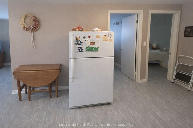 Building Photo - 1-10 Green Bay Road French River Village of Noelville Ontario P0M 2N0