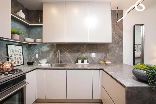 Foto del edificio - 1 bedroom in Brooklyn NY 11237
