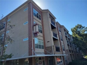 Building Photo - 840 United Ave SE