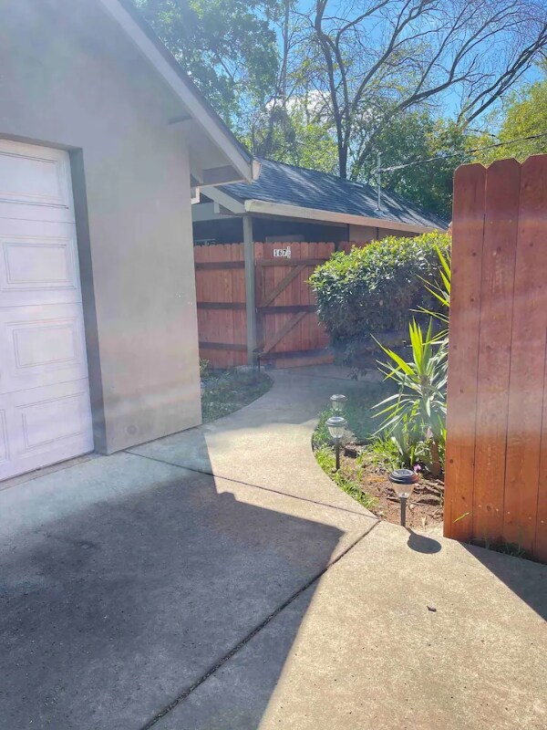 Foto del edificio - 167 Donner Ave