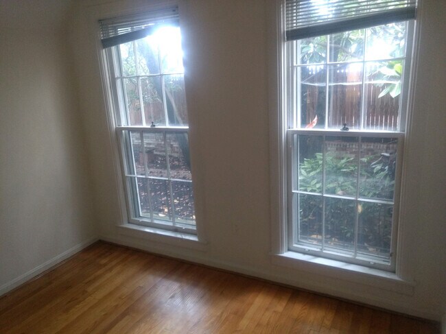 Foto del edificio - 11 2nd St NE