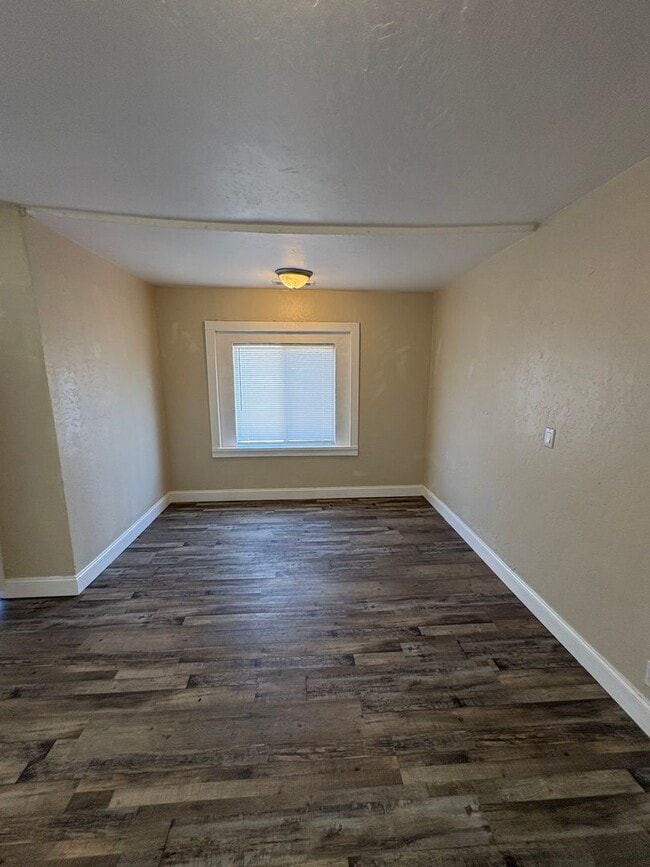 Building Photo - Country home Now Available!