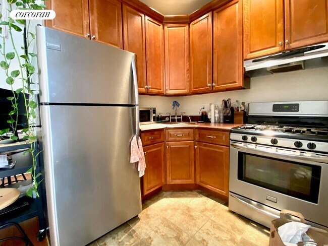 Foto del edificio - 305 W 123rd St