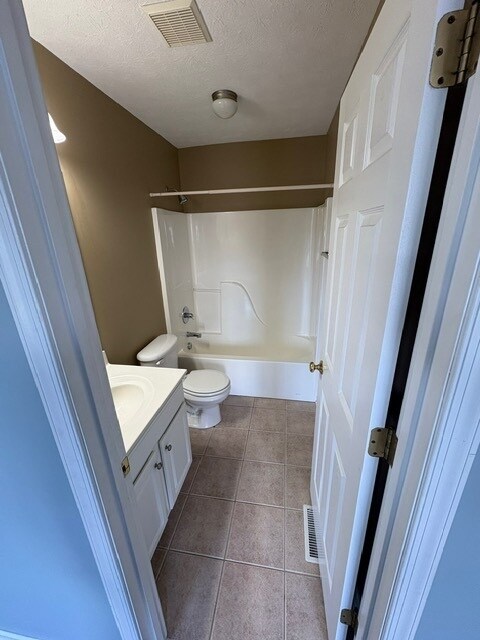 Foto principal - 1031 Middle View Dr