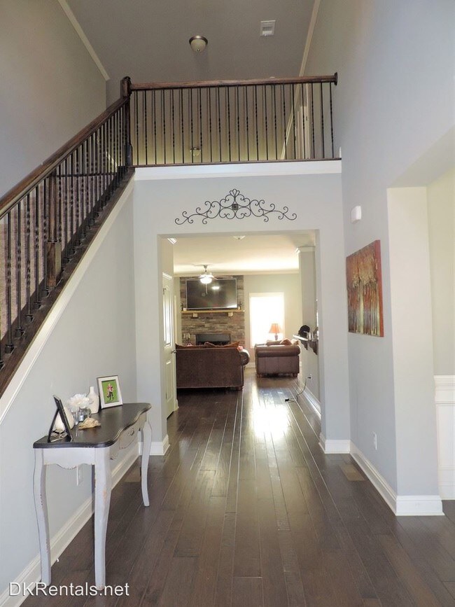 Building Photo - 4 br, 2.5 bath House - 5687 Deep Creek Ct