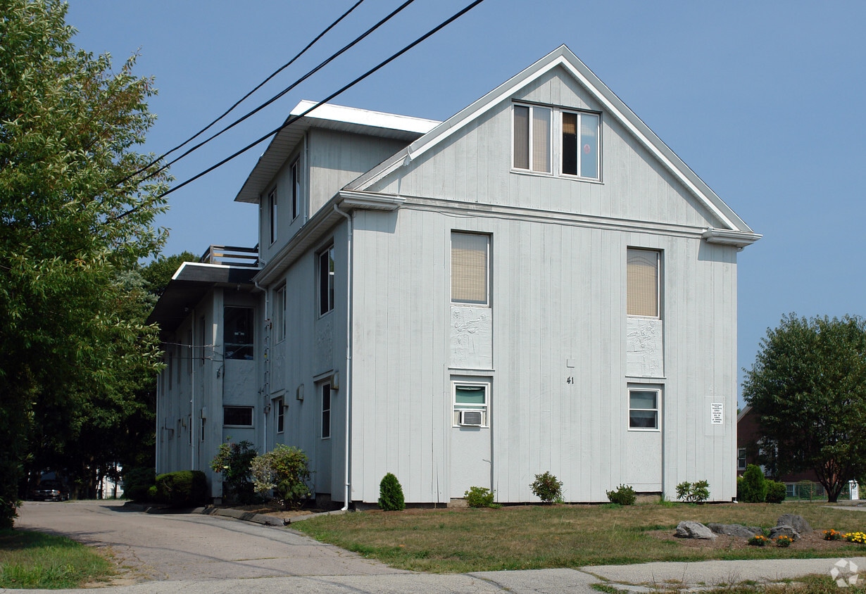 Building Photo - 41 Columbian St