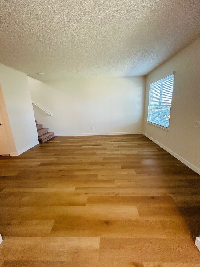 Foto del edificio - 4910 Lowry Rd