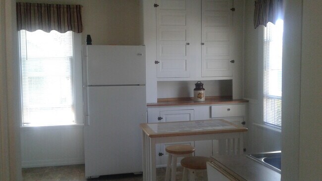 Foto del edificio - 416 E 3rd St