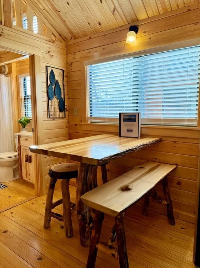 Building Photo - 37 Bream Lp