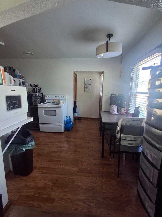 Building Photo - 1118 25th St S