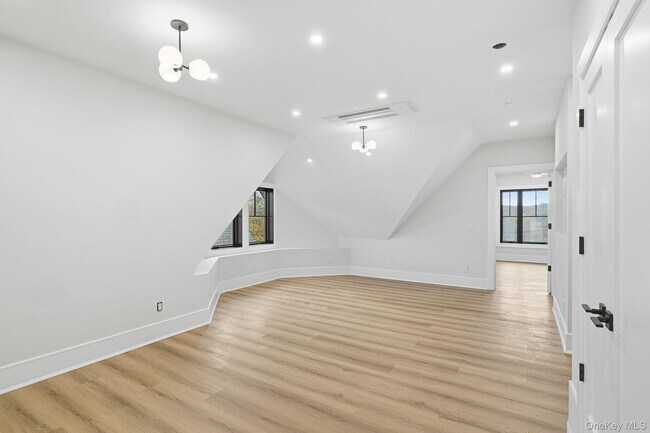 Foto del edificio - 34 Clinton Ave