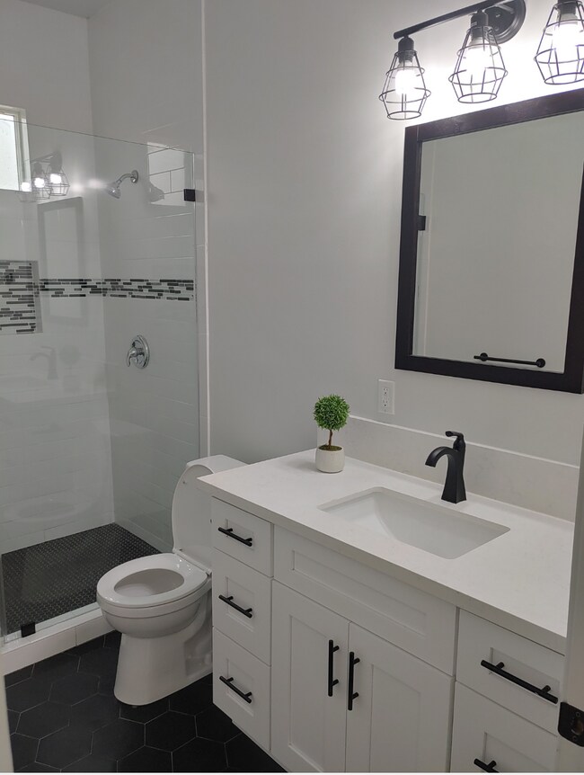 Foto del edificio - 1332 Evergreen St