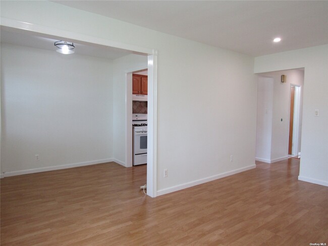 Foto del edificio - 82-59 233rd St