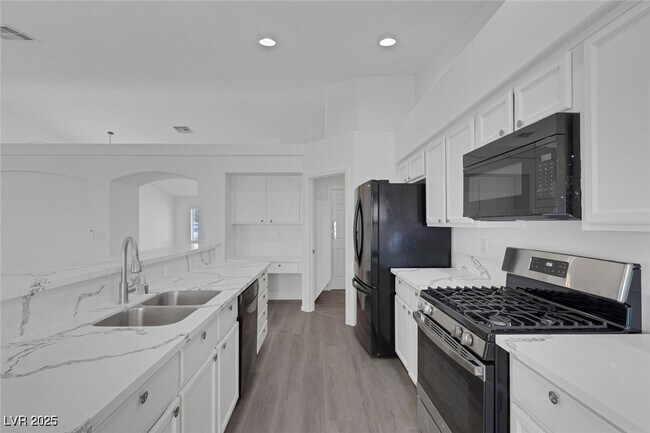 Foto del edificio - 5808 Spinnaker Reach Ave