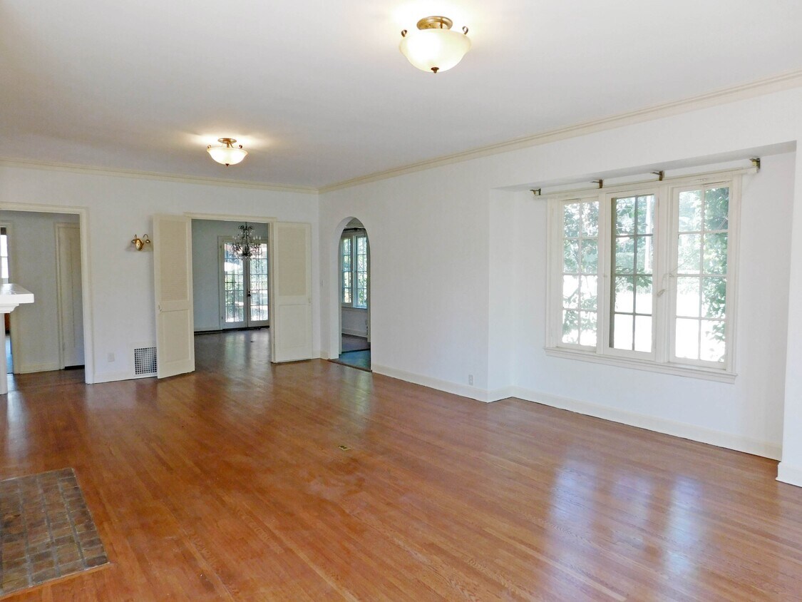Foto principal - 1186 New York Dr