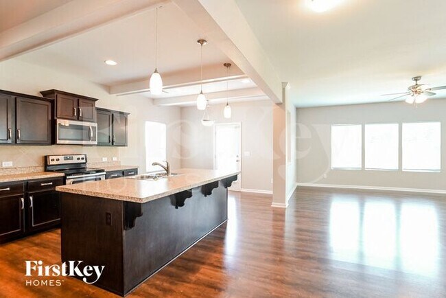 Foto del edificio - 314 Whispering Hills Drive