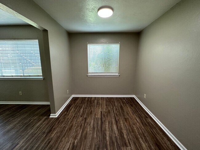 Building Photo - NS- Shallow Brook 1402