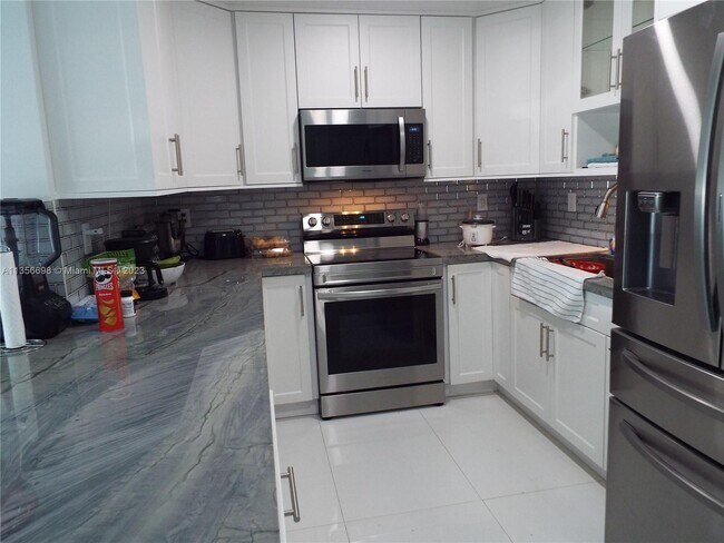 Foto del edificio - 1401 NW 87th Way