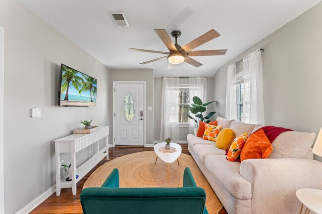 Foto del edificio - 4860 Riverdale Rd