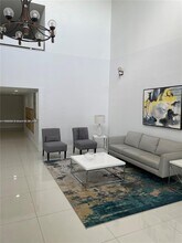 Building Photo - 200 Lakeview Dr