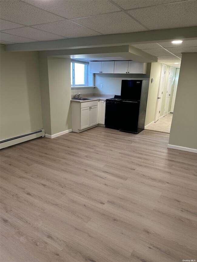 12 Homeland Dr, Huntington, NY 11743 House Rental in Huntington, NY