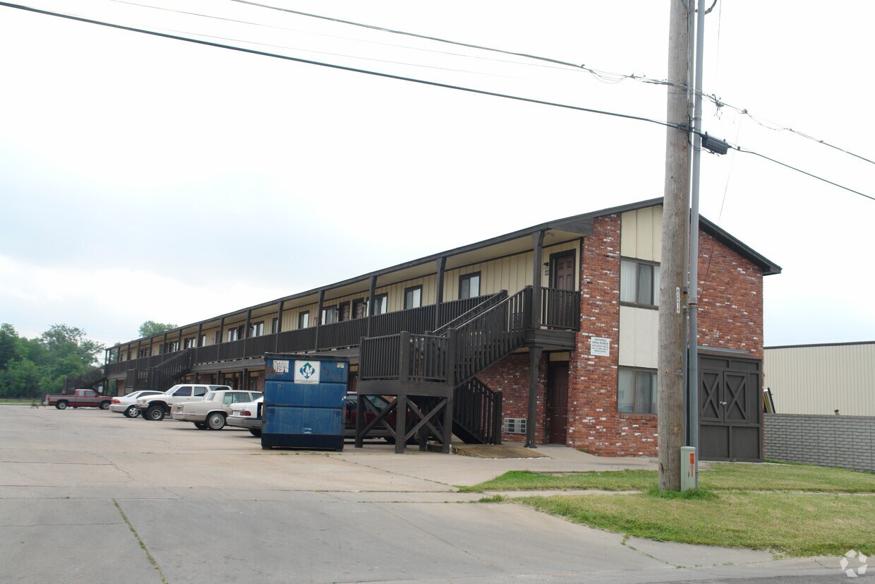 Zoo Boulevard Apartments 3321 W Zoo Blvd Wichita, KS Apartments for