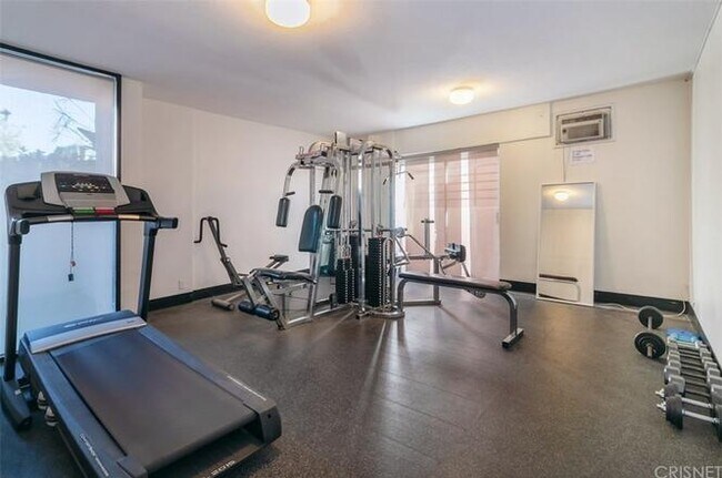 Foto del edificio - 4829 Whitsett Ave