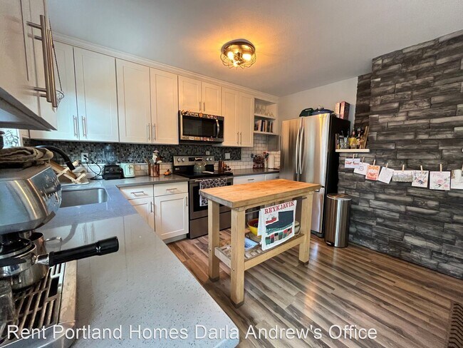 Building Photo - 2 br, 1 bath House - 7125 SE Mitchell Ct
