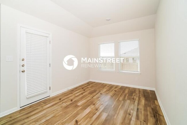 Foto del edificio - 1003 Round Bale Rd
