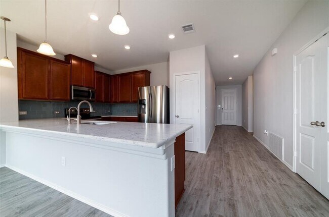 Foto del edificio - 7013 Lickeen Ct