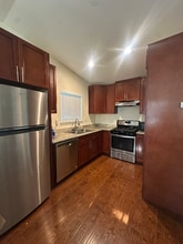 Building Photo - 1357 Delwood St