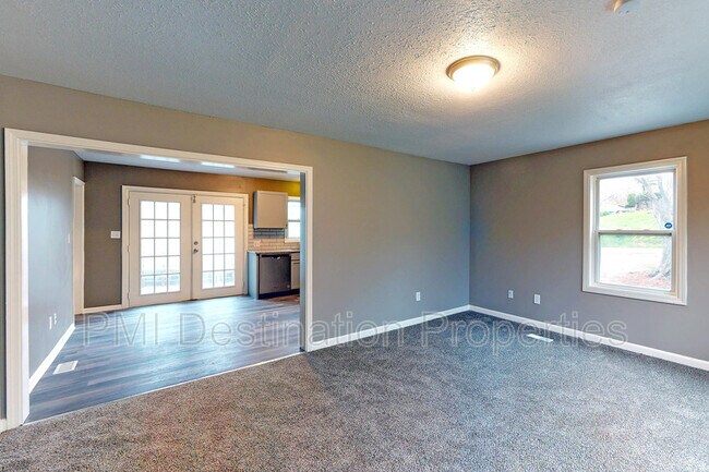 Building Photo - 7200 E 55th St