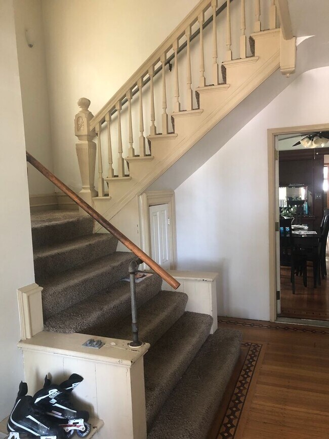 Foto del edificio - 821 6th St SE