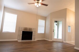 Building Photo - 2021 Spenwick Dr