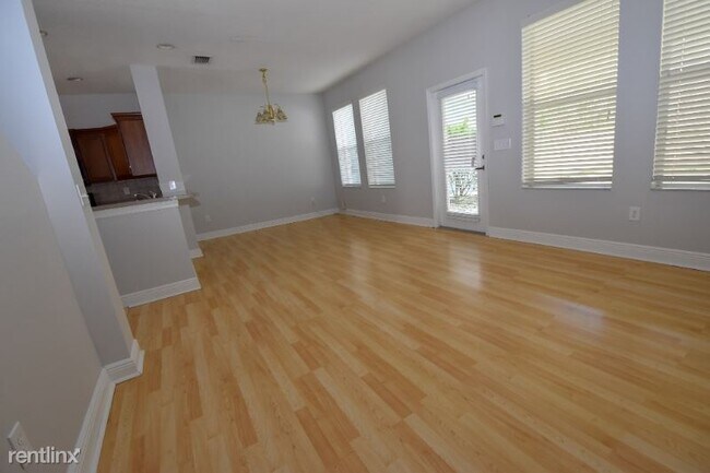 Building Photo - 4 br, 3 bath Townhome - 14533 Cotswolds Dr