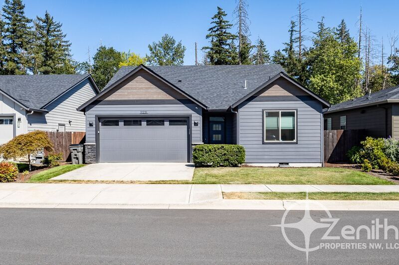 Photo - 11231 NE 137th Ave