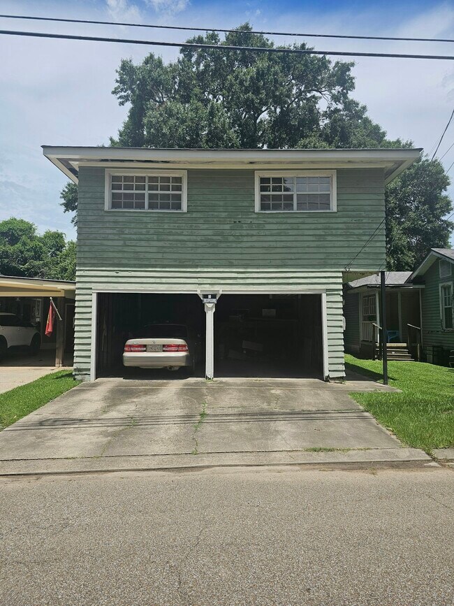 Building Photo - 406 Wilson St
