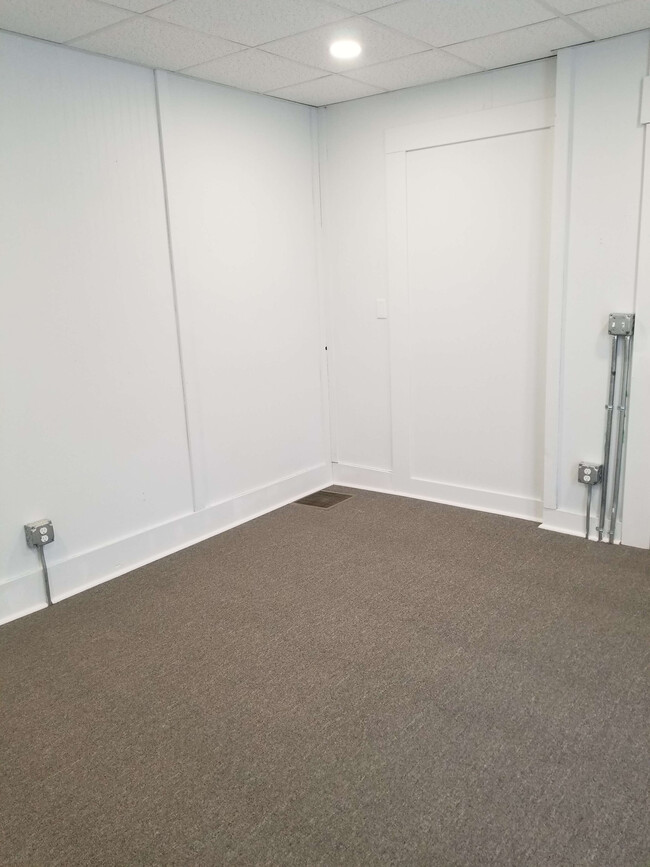 2 bedroom - 439 W Washington St