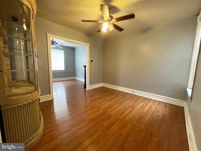 Building Photo - 4144 N Darien St