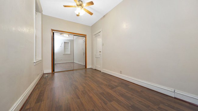 Building Photo - 2433 N Harding Ave