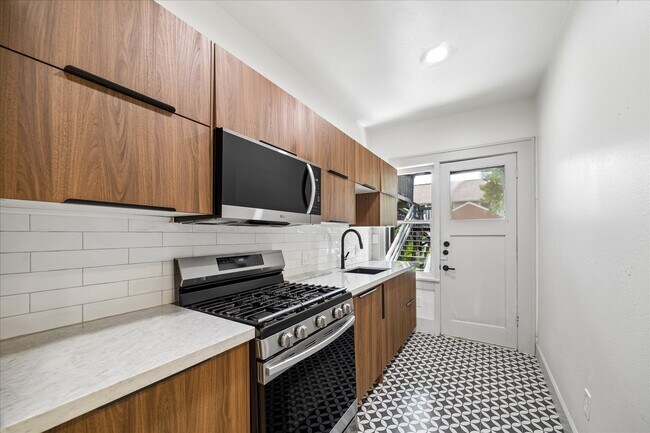 Foto del edificio - 2408 White Oak Dr