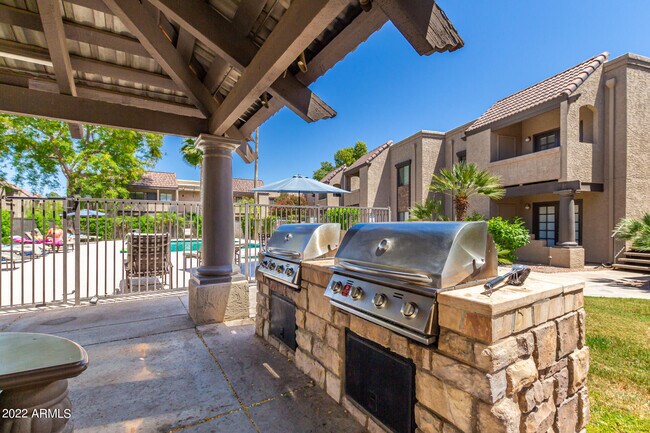 Foto del edificio - 5995 N 78th St