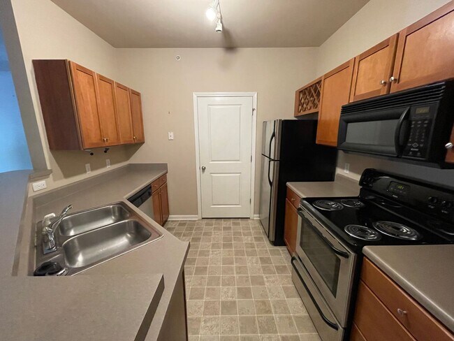 Building Photo - One Bedroom in Walker Square